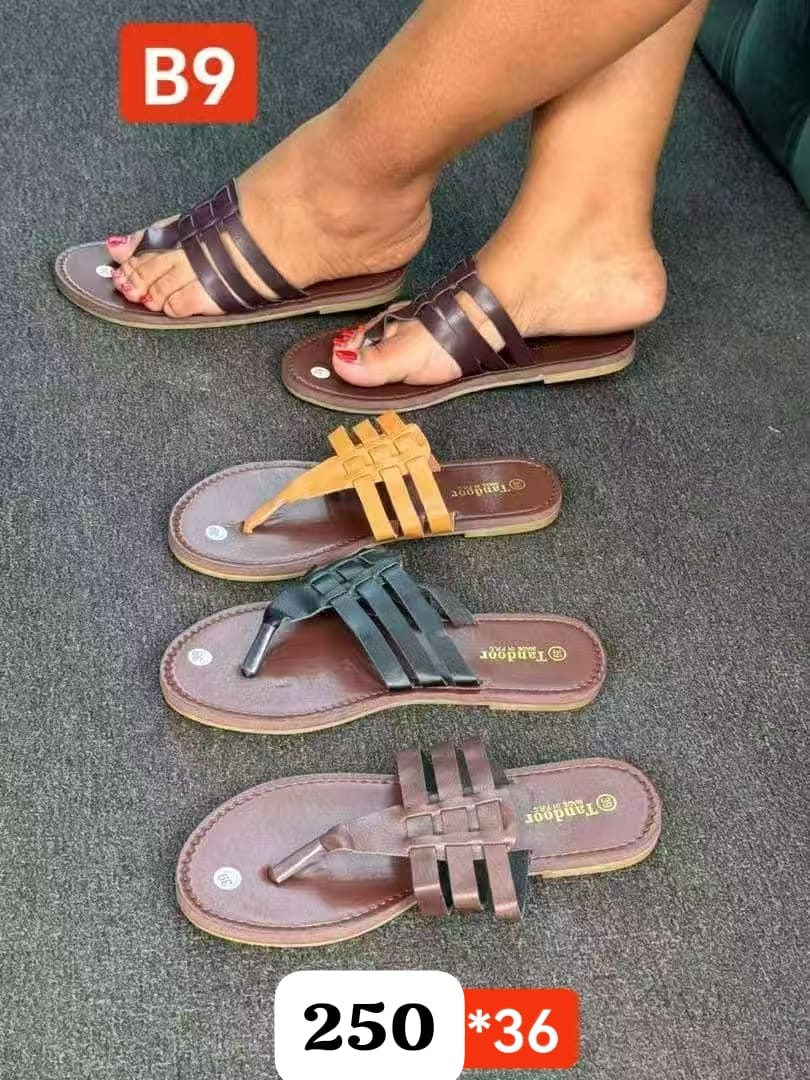 Ladies flat sandal